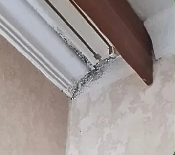 Оконный откос до обработки